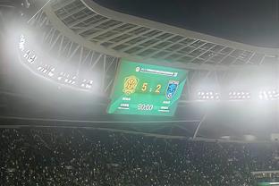 在比利时对阿塞拜疆的欧预赛前，球场错误播放了瑞典国歌